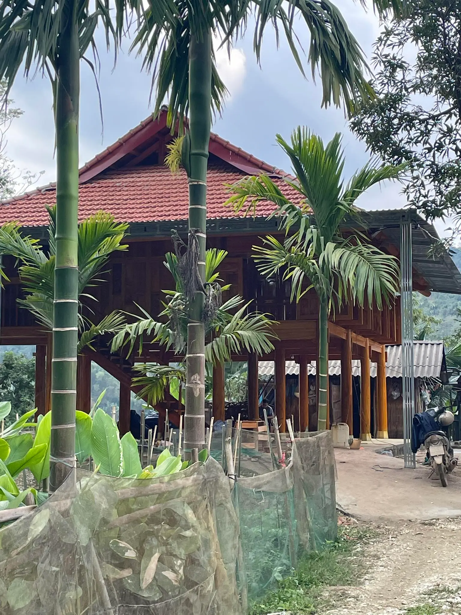 Thi Công Nhà Gỗ Cổ Truyền & Ba Gian